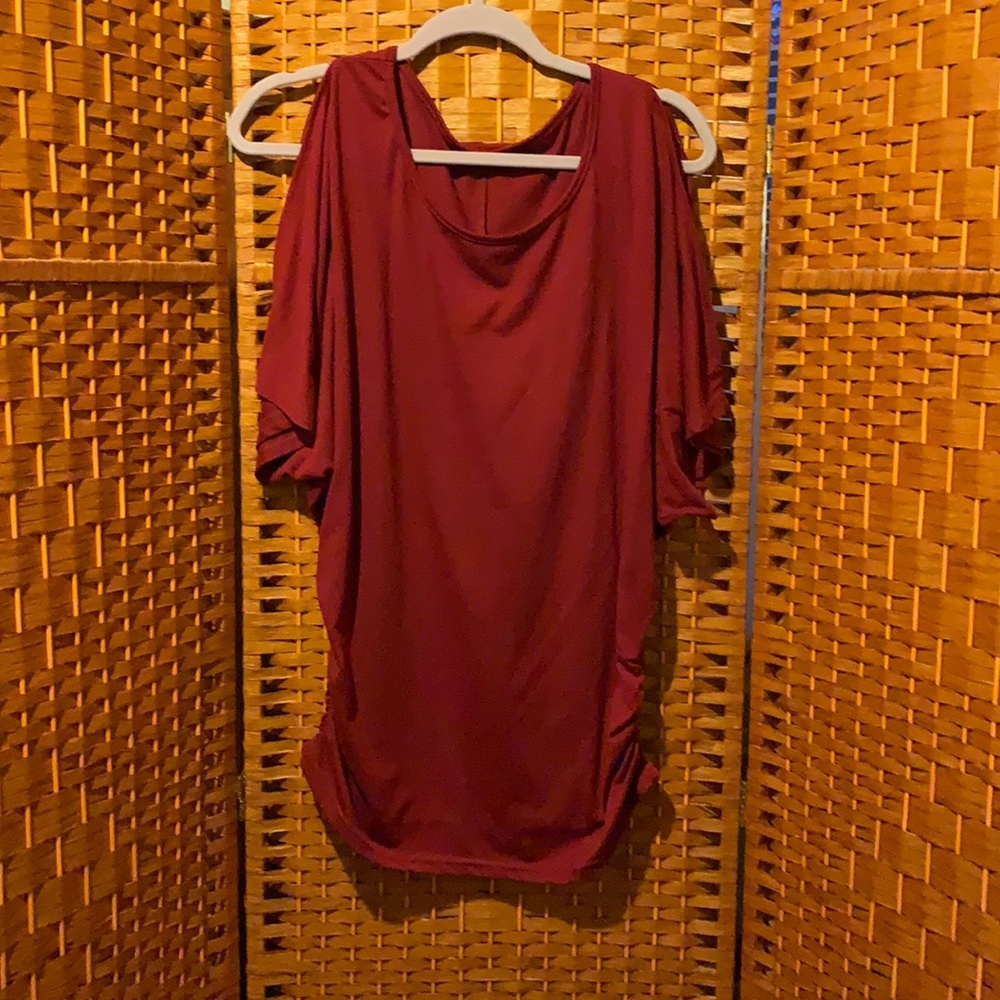 Maroon Cold Shoulder Fitted Top